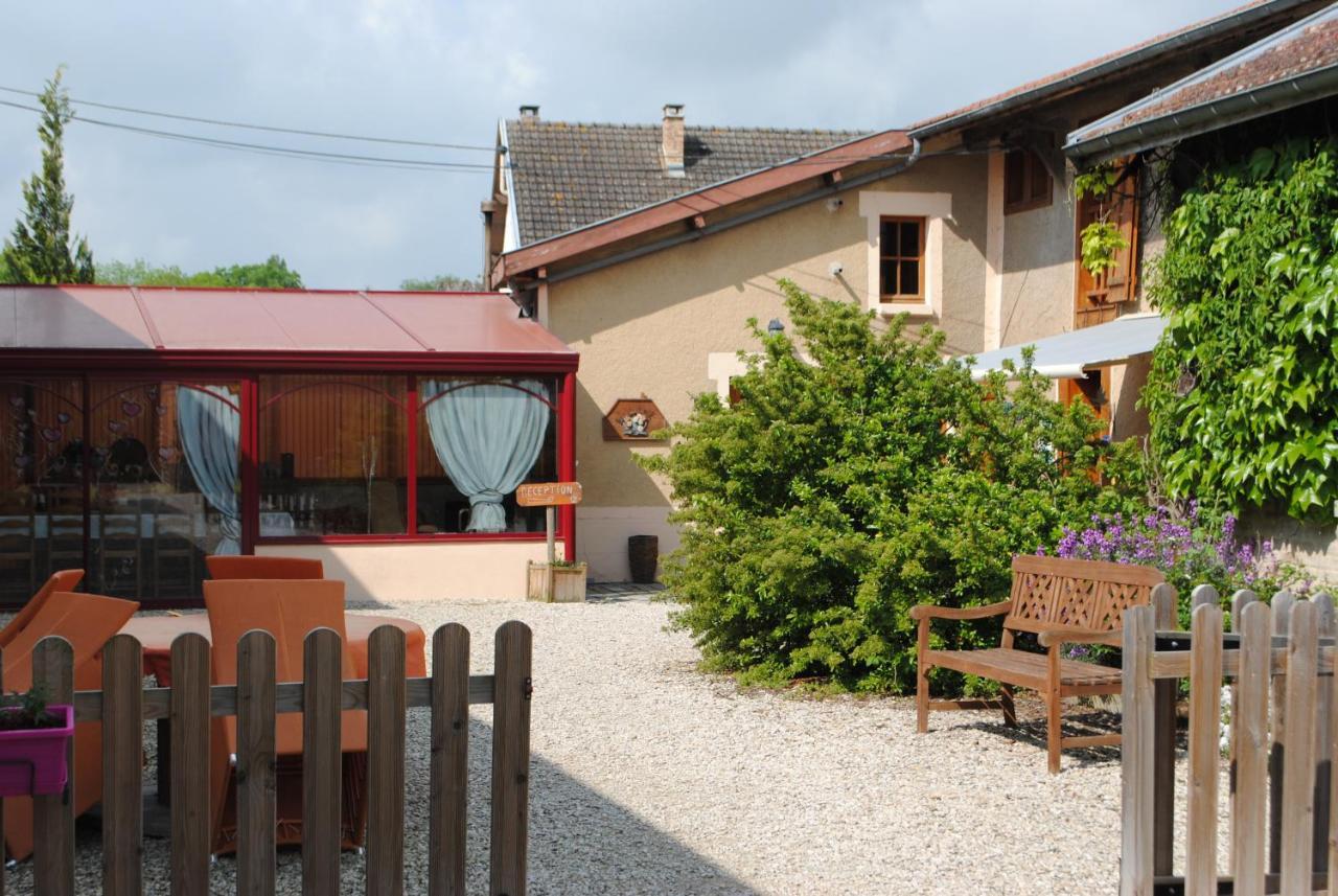 Les Perrieres Bed & Breakfast Saint-Germain-la-Ville Exterior photo