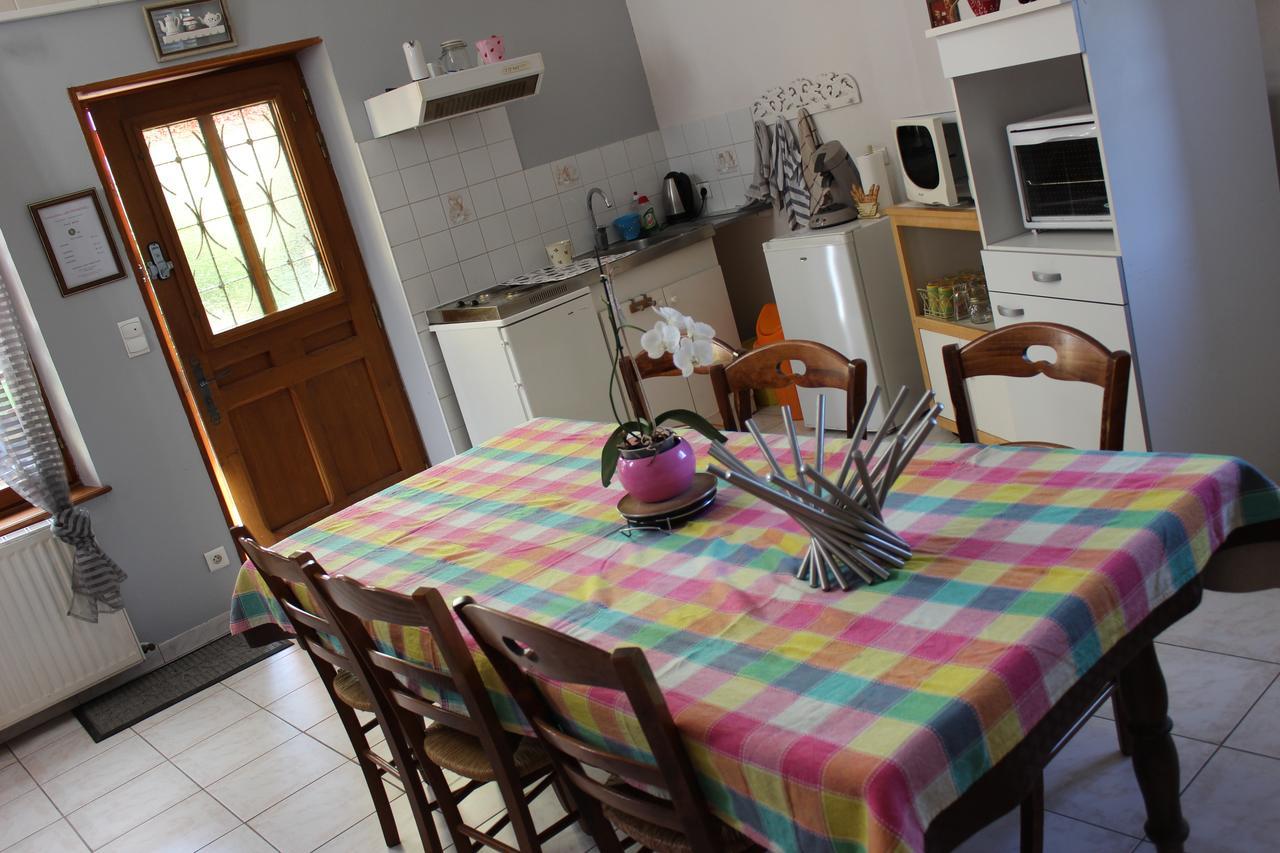 Les Perrieres Bed & Breakfast Saint-Germain-la-Ville Exterior photo