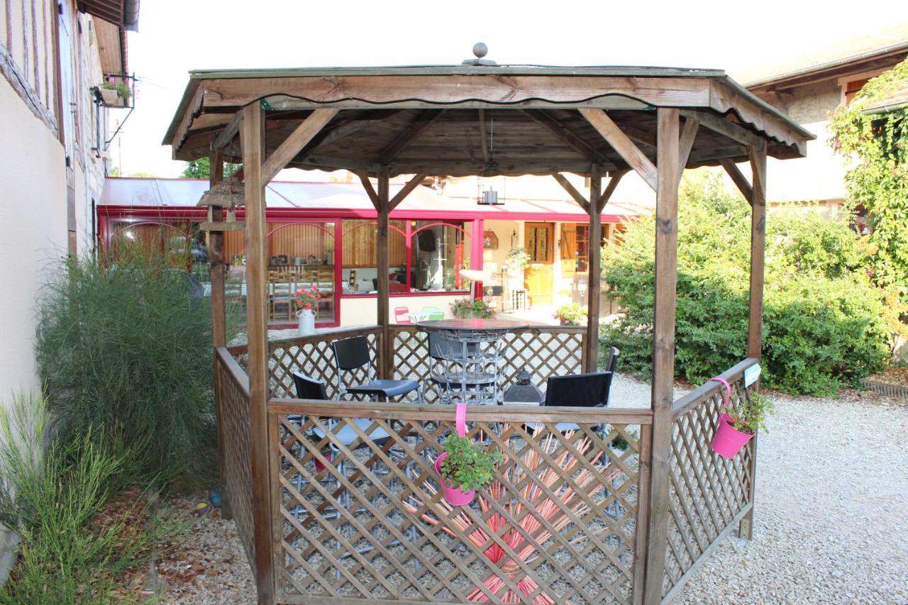 Les Perrieres Bed & Breakfast Saint-Germain-la-Ville Exterior photo